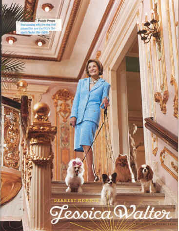 Adv Lady on steps with Cavaliers
